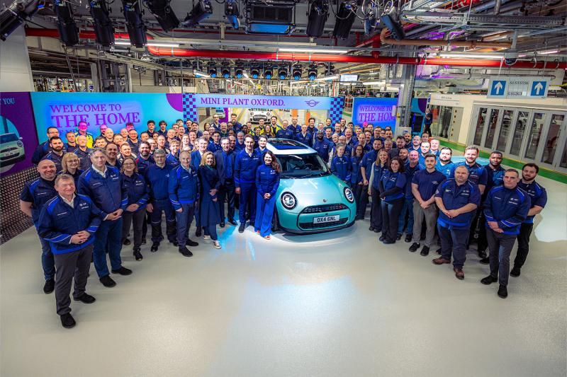 CÉLÉBRATION DE LA PREMIÈRE MINI COOPER À OXFORD'