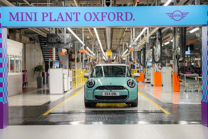 CÉLÉBRATION DE LA PREMIÈRE MINI COOPER À OXFORD'