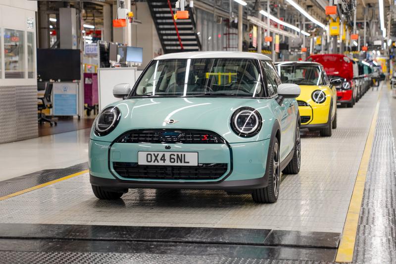 CÉLÉBRATION DE LA PREMIÈRE MINI COOPER À OXFORD'