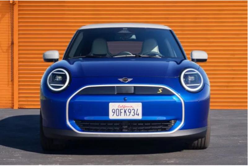 LA NOUVELLE MINI COOPER ELECTRIC.'