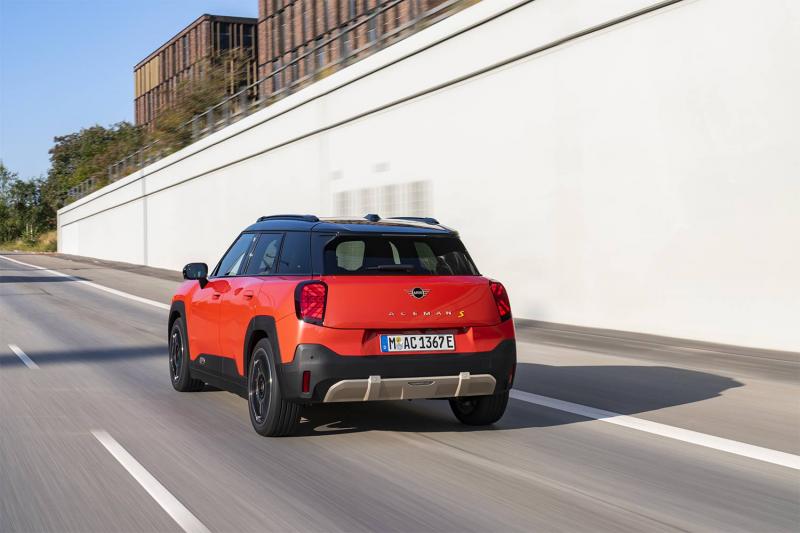 MINI ACEMAN : L’ÉLECTRIQUE RÉINVENTÉ POUR LA VILLE ET L’AVENTURE'