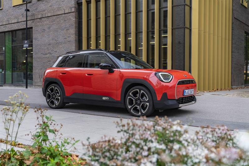 MINI ACEMAN : L’ÉLECTRIQUE RÉINVENTÉ POUR LA VILLE ET L’AVENTURE'