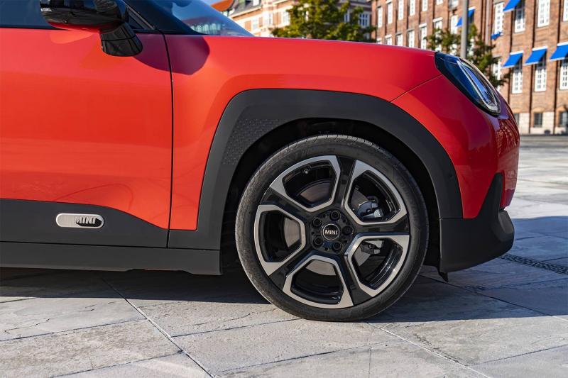 MINI ACEMAN : L’ÉLECTRIQUE RÉINVENTÉ POUR LA VILLE ET L’AVENTURE'