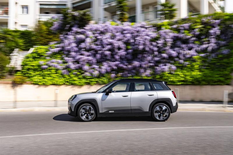 MINI ACEMAN : LE CROSSOVER QUI CHANGE LA VILLE'