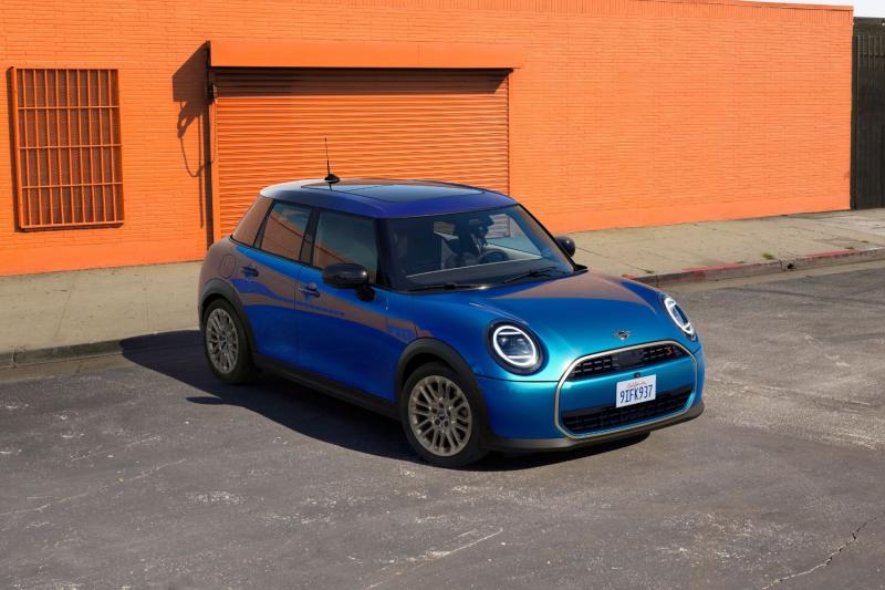 La MINI Cooper 5 Portes est à vous dès 295 € / mois, sans apport !'