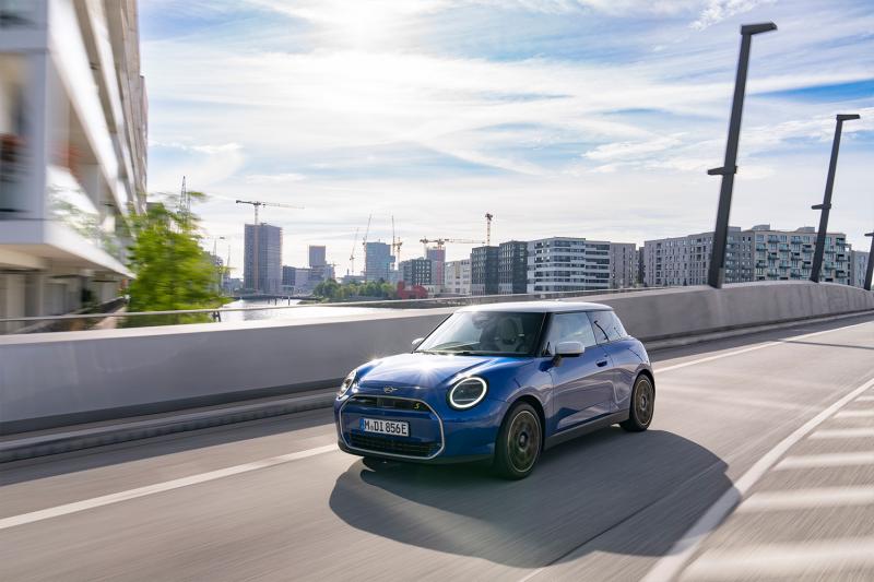 NOUVELLE MINI COOPER SE : NOUVEAU DESIGN'