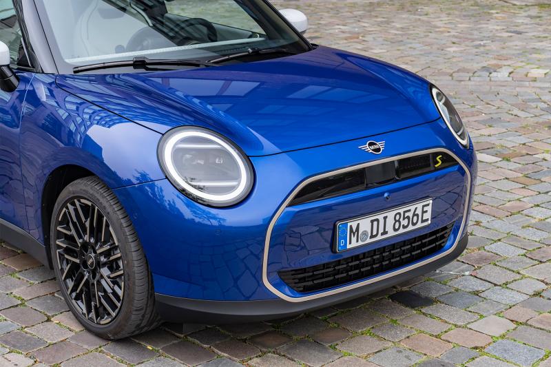 NOUVELLE MINI COOPER SE : NOUVEAU DESIGN'