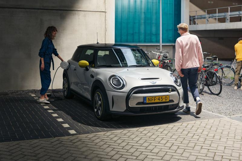 NOUVELLE MINI ELECTRIC.'