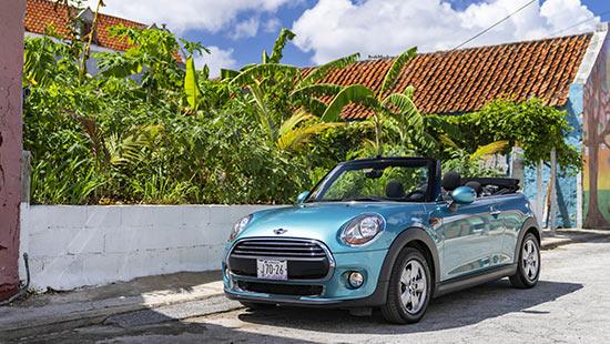 EXPLOREZ CURAÇAO EN MINI CABRIOLET