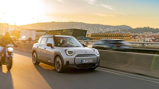 MINI ACEMAN : LE CROSSOVER QUI CHANGE LA VILLE